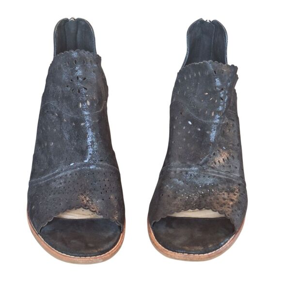 Sofft Millard Peep-Toe Bootie Black Leather Scalloped Laser Cut Zip COMFORT 10 - Picture 5 of 16